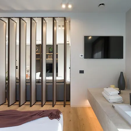 Aera 301-302 By Letstay Apartament Katania